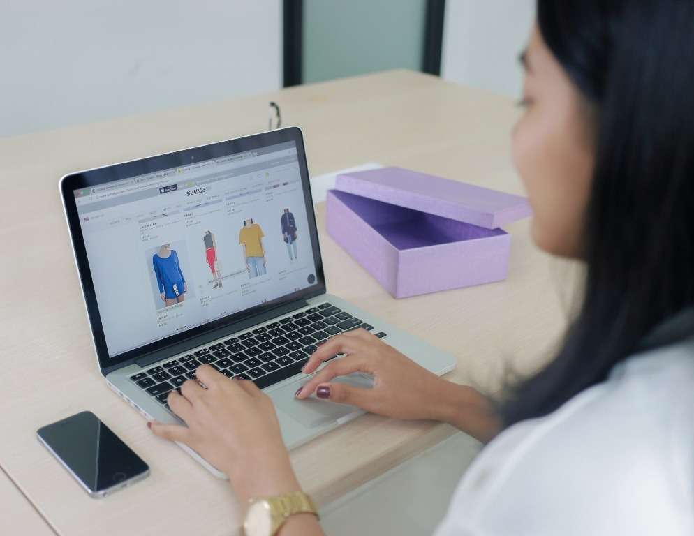 Jadikan GO-SEND Metode Pengiriman Online Shop Anda Sekarang!